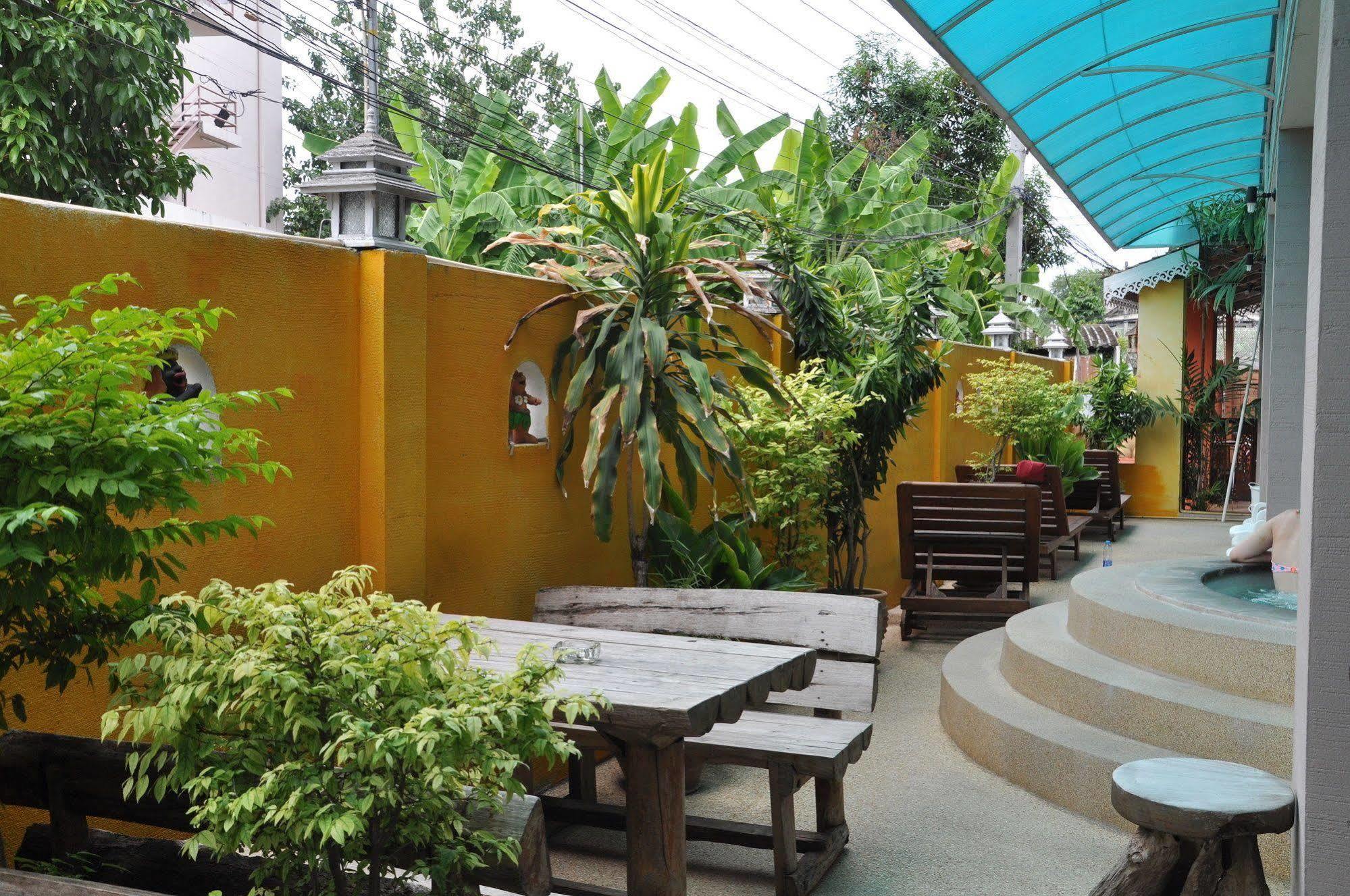 Thaphae Garden Guesthouse 치앙마이 외부 사진